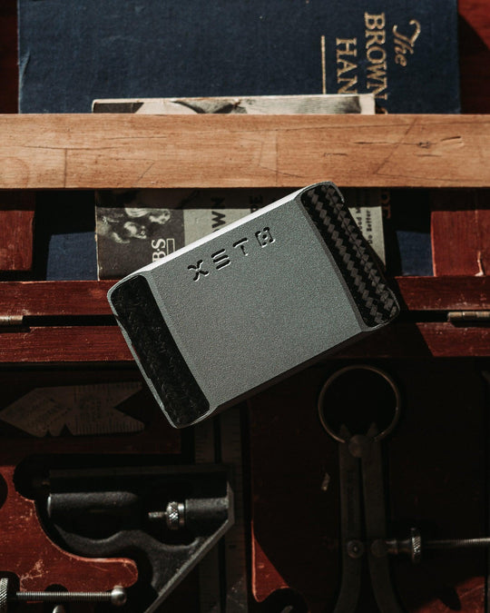 XSTO Wallet Rhino Gray - Tactical Aluminum Minimalist Wallet | AKEENi
